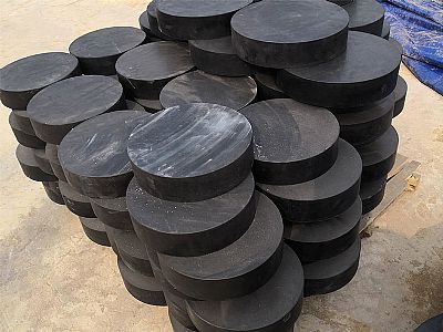 朝阳县板式橡胶支座由若干层橡胶片与薄钢板经加压硫化